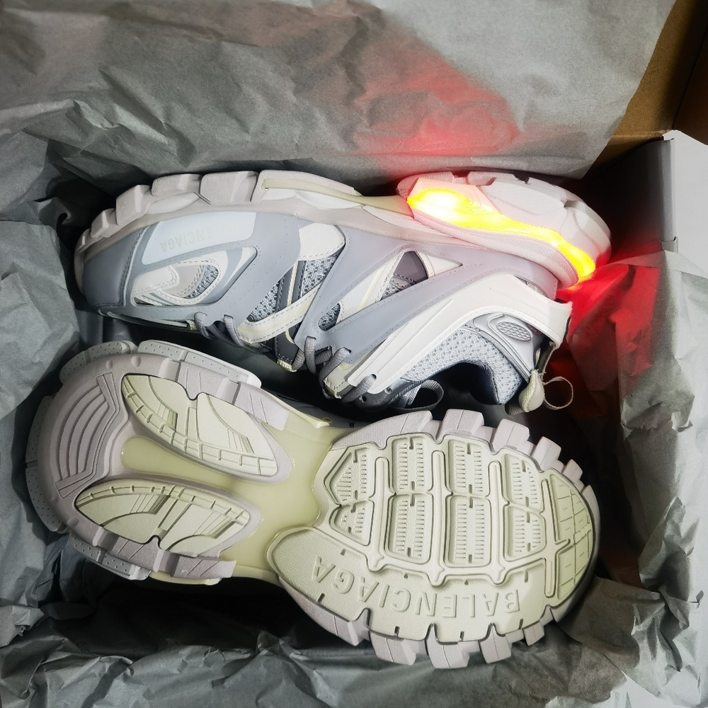Balenciaga sneakers LED - Picture 4 of 4